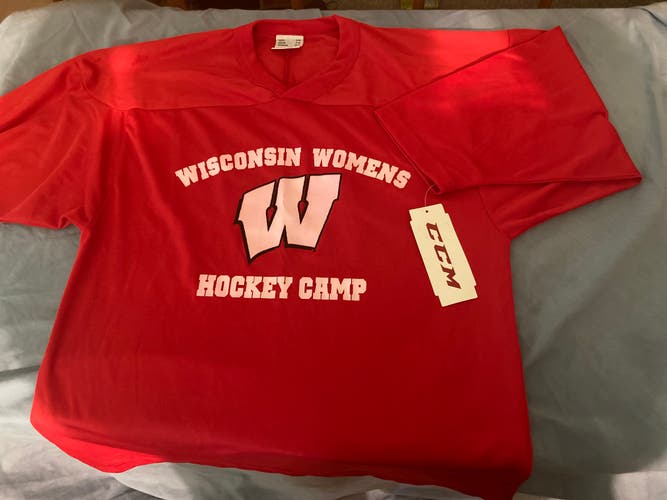 Red Youth XL Unisex CCM 10200 Practice Jersey (New)