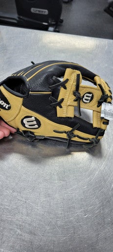 Used Wilson A500 BB/SB Glove RH Throw None 11 1/2" 11497-S000150409