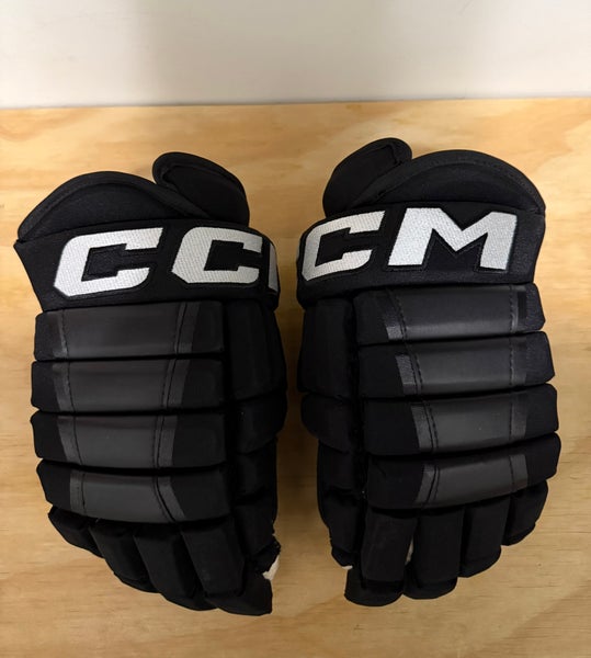 Used Ccm hg97 size 14 black gloves