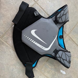 Youth Medium Nike Shoulder Pads (Used)