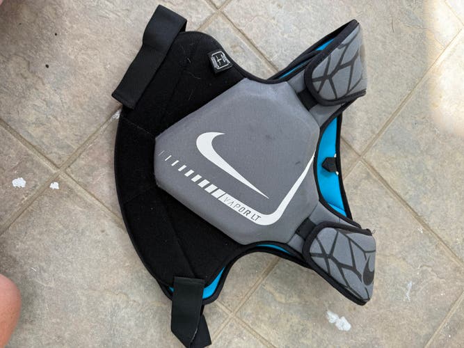 Youth Medium Nike Shoulder Pads (Used)