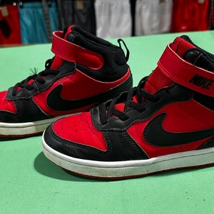 Red Kid's Nike COURT BOROUGH 1Y BASKETBALL Shoes (Used)