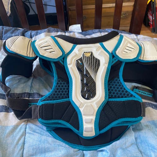 Medium Junior True Shoulder Pads (Used)