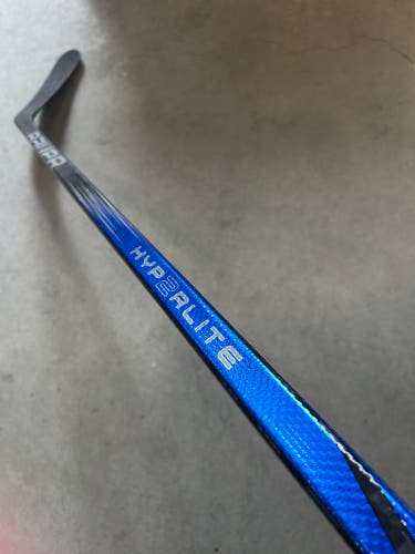 P92M 105 Flex Senior Bauer Vapor Hyperlite 2 Right Handed Hockey Stick Pro Stock NCAA (New)