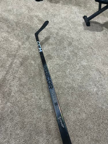 Senior CCM RibCor Trigger 8 Pro Right Handed Hockey Stick P86 Pro Stock (Used)