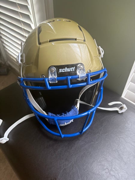 Medium Adult Schutt F7 2.0 Helmet (New)