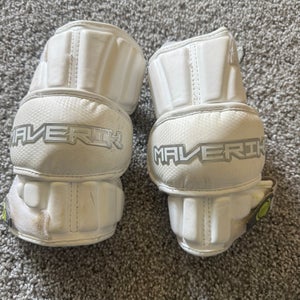 Medium/Large Adult Maverik M4 Arm Pads (Used)