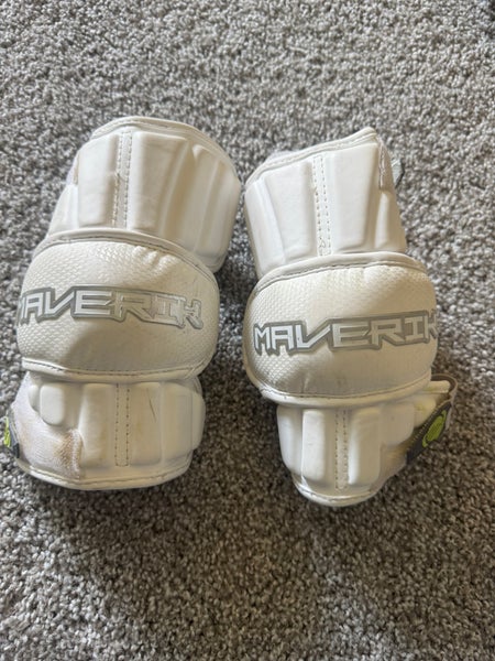 Medium/Large Adult Maverik M4 Arm Pads (Used)