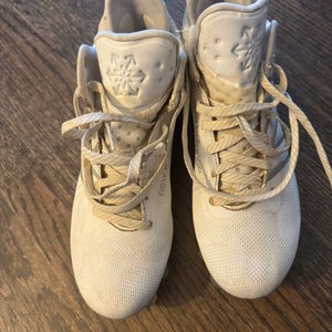 White Men's Size M 11.5 (W 12.5) Adult New Balance Mid Top Freeze Turf Cleats (Used)