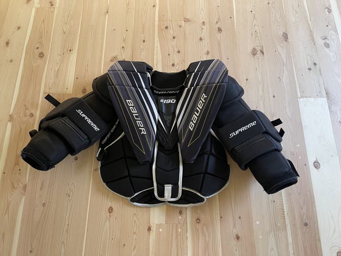 Medium Bauer Supreme S190 Goalie Chest Protector (Used)