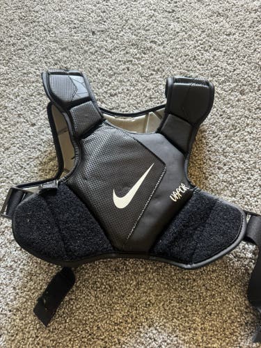Adult Medium Nike Vapor Shoulder Pads (Used)