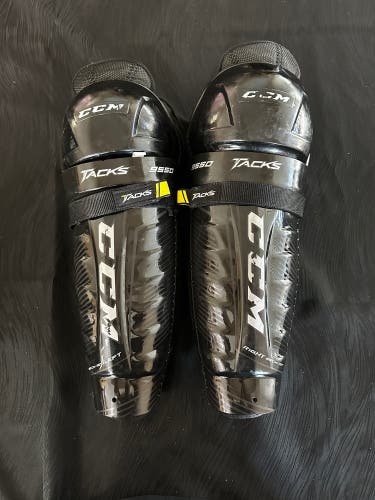 Used 15” CCM Tacks 9550 Shin Pads