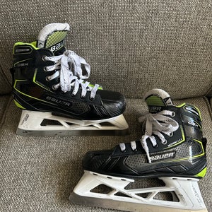 Bauer GSX Hockey Goalie Skates Regular Width  Size Junior 4 (Used)