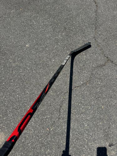 Intermediate Bauer Vapor FlyLite Hockey Stick Right Handed PM9