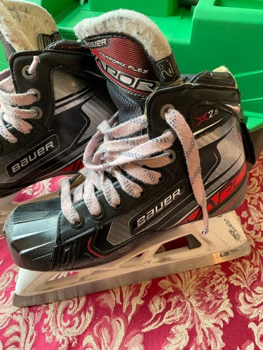 Bauer Vapor X2.9 Hockey Goalie Skates Regular Width Size 2 (Used)
