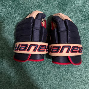 Windsor AAA hockey gloves
