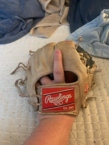 HoH Rawlings Pitcher's RH Baseball Glove 11.75" (Used)