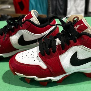 Red Kid's Size M 3.0 (W 4.0) Youth Nike Air Jordan Low Top Footwear Molded Cleats (Used)
