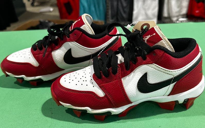 Red Kid's Size M 3.0 (W 4.0) Youth Nike Air Jordan Low Top Footwear Molded Cleats (Used)