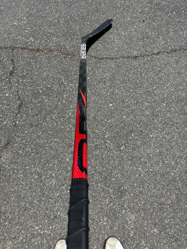 Intermediate Bauer Vapor FlyLite Hockey Stick Right Handed PM9