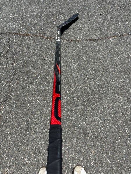 Intermediate Bauer Vapor FlyLite Hockey Stick Right Handed PM9