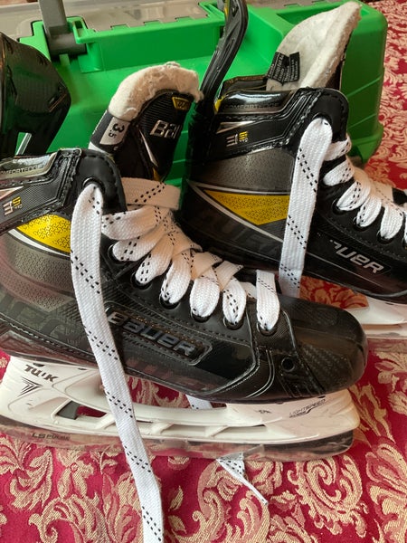 Bauer Supreme 3S Pro Hockey Skates Regular Width  Size 3.5 (Used)