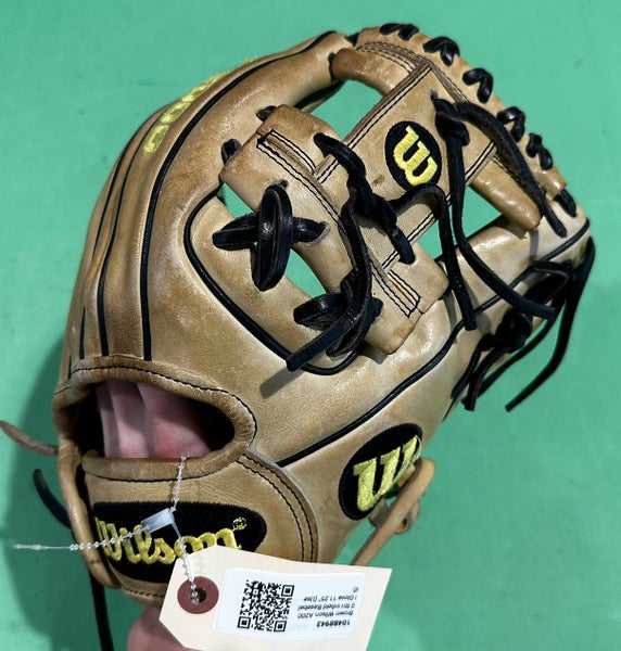 Brown Wilson A2000 RH Infield Baseball Glove 11.25" (Used)