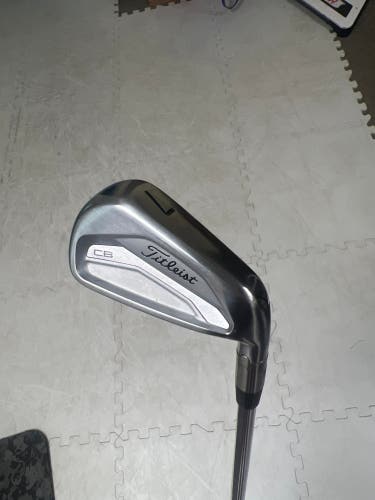 Titleist CB Right Handed 7 Iron Used x1