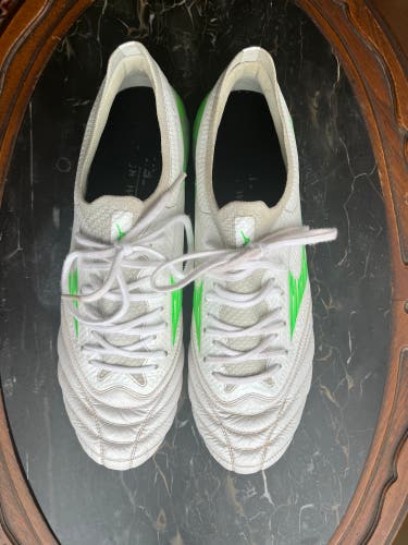 Mizuno Morelia Neo IV Beta Elite White/Green Unisex Size M 10.0 (W 11.0) Mizuno Cleats (Used)