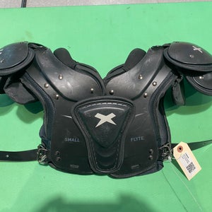 Small Youth Xenith Flyte Shoulder Pads (Used)