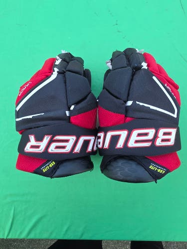 Black Junior Bauer Vapor Hyperlite Gloves 13"