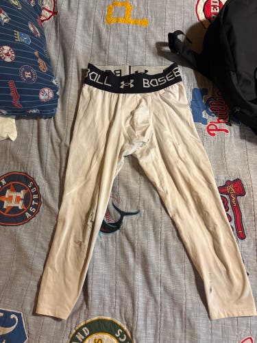 White Medium Men's Under Armour Compression (Used)