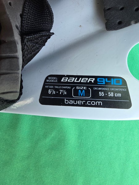White Intermediate Bauer 940 Goalie Mask (Used) | SidelineSwap | Buy ...