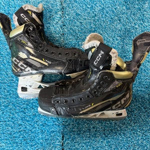 Intermediate CCM Tacks AS-590 Hockey Skates Regular Width Size 5.5 (Used)