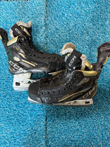Intermediate CCM Tacks AS-590 Hockey Skates Regular Width Size 5.5 (Used)