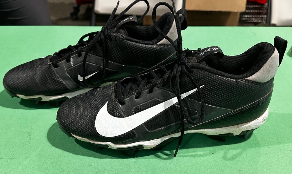 Black Men's Size M 11.5 (W 12.5) Adult Nike Alpha Menace Pro 4 Low Top Cleats Molded Cleats (Used)