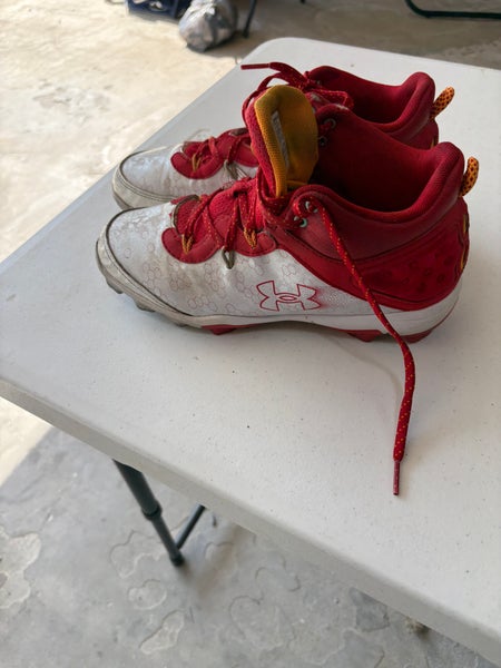 White Men's Size M 6.0 (W 7.0) Under Armour High Top Bryce harper Molded Cleats (Used)