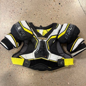 Medium Senior Bauer Supreme 2S Pro Shoulder Pads (Used)