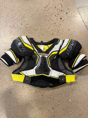 Medium Senior Bauer Supreme 2S Pro Shoulder Pads (Used)