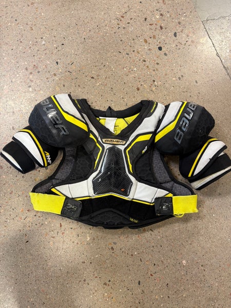 Medium Senior Bauer Supreme 2S Pro Shoulder Pads (Used)