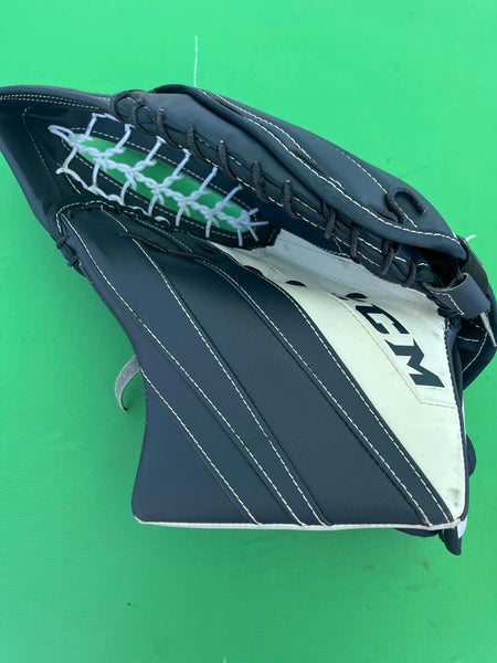 Blue Junior CCM Extreme Flex E5.5 Goalie Gloves & Blockers Regular
