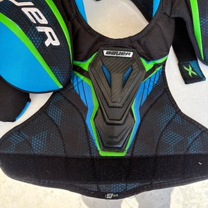 Junior Medium Bauer NSX Shoulder Pads (Used)