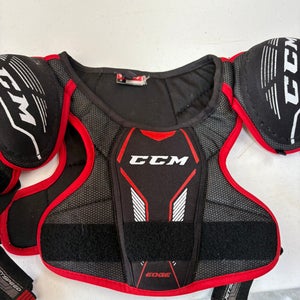 Youth Small CCM Shoulder Pads (Used)