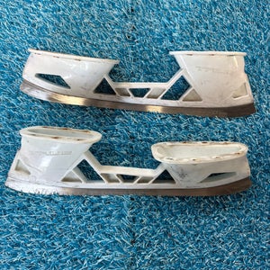 True Step Holders, Runners, & Replacement Steel Blades 263 mm (Used)