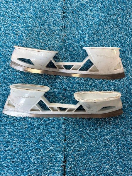 True Step Holders, Runners, & Replacement Steel Blades 263 mm (Used)