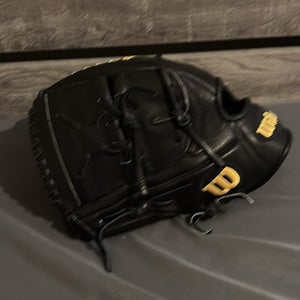 Wilson LH Pitcher's A2000 Baseball Glove 11.75" (New)
