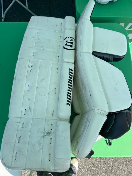 White 26" Junior Warrior Ritual G3 Goalie Leg Pads