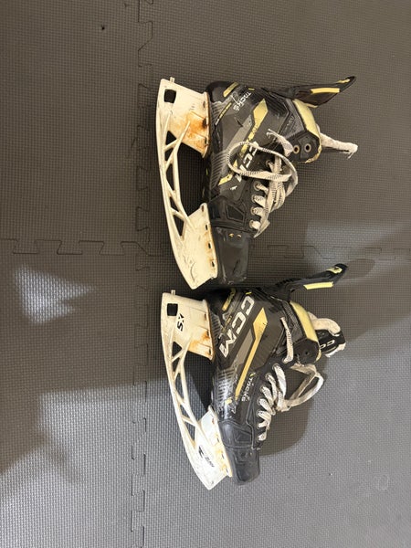CCM AS-V Pro Hockey Skates Wide Width   8.5 (Used)