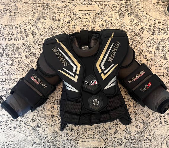 Small 2025 Vaughn VX1 Pro carbon Goalie Chest Protector (Used)