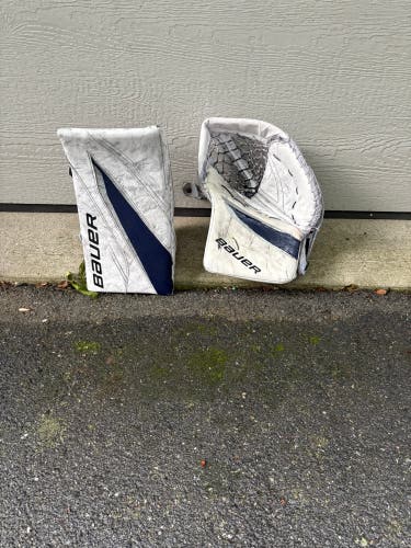 Bauer hyperlite 2 glove and x5 blocker